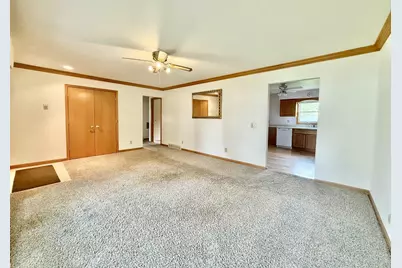 4509 Bunker Hill Lane, Madison, WI 53704 - Photo 8