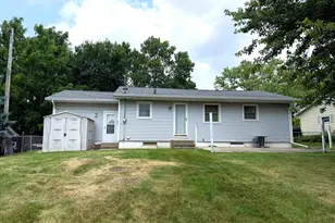 4509 Bunker Hill Ln, Madison, WI 53704 - Photo 2