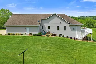 410 W Elroy St, Elroy, WI 53929 - Photo 70