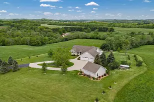 410 W Elroy St, Elroy, WI 53929 - Photo 72