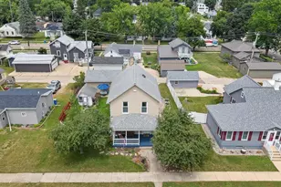 709 W Edgewater St, Portage, WI 53901 - Photo 2