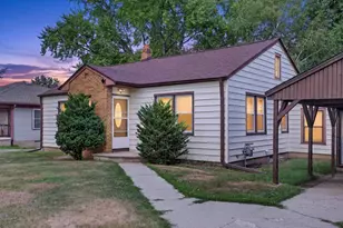 417 N Cedar St, Horicon, WI 53032 - Photo 1