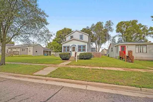 427 E Cook St, Portage, WI 53901 - Photo 34