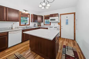 427 E Cook St, Portage, WI 53901 - Photo 4