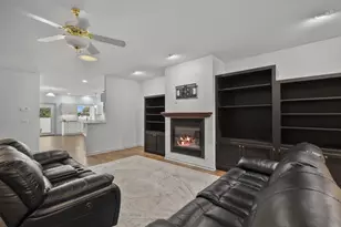 700 Paradise Dr, Stoughton, WI 53589 - Photo 6
