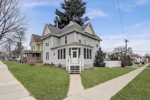 401 W Conant St, Portage, WI 53901 - Photo 2