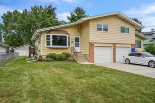 307 Valorie Ln, Monona, WI 53716 - Photo 2