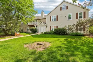 809 Harbor House Dr, Madison, WI 53719 - Photo 2