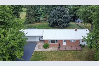 105 Holman Road, Deerfield, WI 53531 - Photo 2