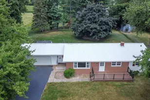 105 Holman Rd, Deerfield, WI 53531 - Photo 2