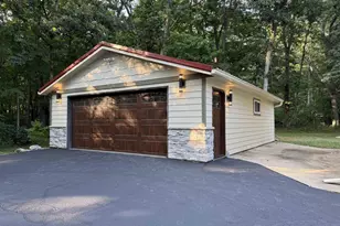 E9420 Wildflower Dr, Reedsburg, WI 53959 - Photo 6