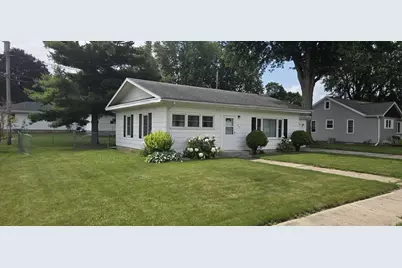 207 Grandview Avenue, Waupun, WI 53963 - Photo 2