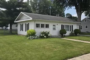 207 Grandview Ave, Waupun, WI 53963 - Photo 2
