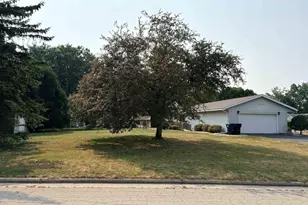 717 Willow Ln, Horicon, WI 53032 - Photo 2