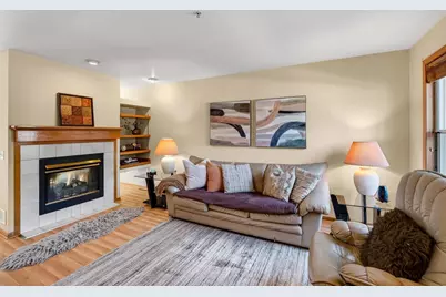 6609 Raymond Road, Madison, WI 53711 - Photo 8