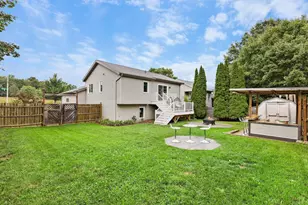 1817 Anhalt Dr, Madison, WI 53704 - Photo 2