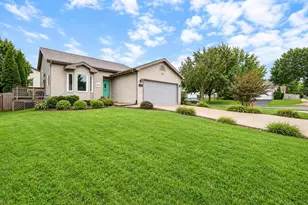 1817 Anhalt Dr, Madison, WI 53704 - Photo 2