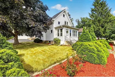 16 Legreid Street, Deerfield, WI 53531 - Photo 2