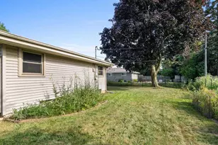 2114 N 25th St, Sheboygan, WI 53081 - Photo 28