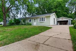 2111 S Osborne Ave, Janesville, WI 53546 - Photo 4