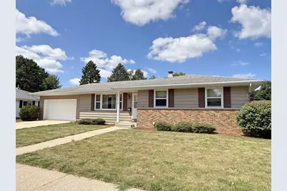 1429 N Pontiac Drive, Janesville, WI 53545 - Photo 2