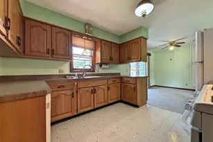 1429 N Pontiac Dr, Janesville, WI 53545 - Photo 14