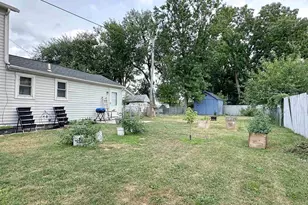 811 McKinley St, Janesville, WI 53548 - Photo 2
