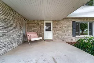 4507 Stonewood Dr, Middleton, WI 53562 - Photo 2