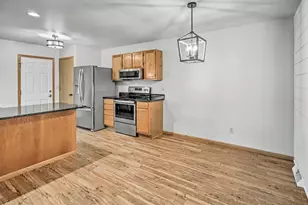 2211 Wood View Dr, Stoughton, WI 53589 - Photo 18