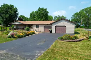 965 Allen Rd, New Lisbon, WI 53950 - Photo 2
