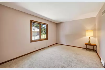 W248S6845 Sugar Maple Drive, Waukesha, WI 53189 - Photo 32