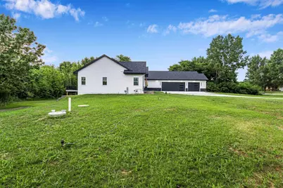 5611 N Vista, Janesville, WI 53548 - Photo 44