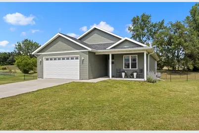 N6736 Clover Lane, Pardeeville, WI 53954 - Photo 2