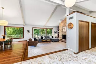 7116 Applewood Dr, Madison, WI 53719 - Photo 6