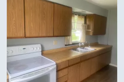 850 E Briar Lane, Beloit, WI 53511 - Photo 4