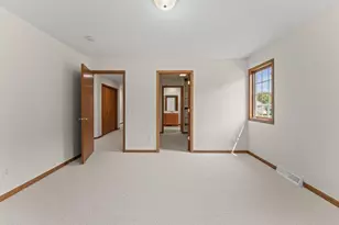 1038 N Thompson Dr, Madison, WI 53704 - Photo 24