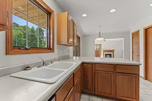 1038 N Thompson Dr, Madison, WI 53704 - Photo 18