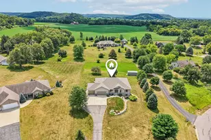 W13887 Bannan Ct, Prairie Du Sac, WI 53578 - Photo 72