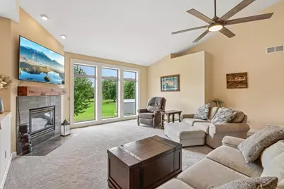 W13887 Bannan Court, Prairie Du Sac, WI 53578 - Photo 8