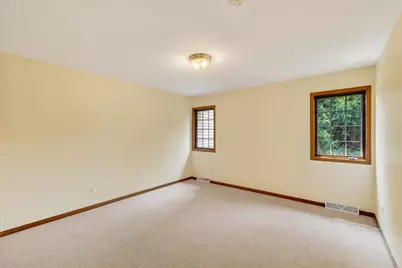 5009 Sycamore Avenue, Madison, WI 53704 - Photo 10