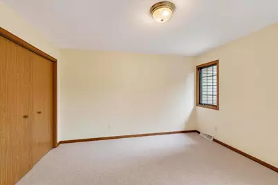 5009 Sycamore Avenue, Madison, WI 53704 - Photo 12