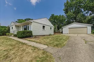 1710 Thackeray Rd, Madison, WI 53704 - Photo 4
