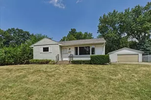 1710 Thackeray Rd, Madison, WI 53704 - Photo 2