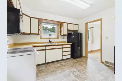 1710 Thackeray Road, Madison, WI 53704 - Photo 12