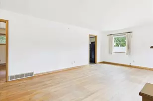 1710 Thackeray Rd, Madison, WI 53704 - Photo 6