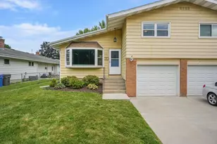 307 Valorie Ln, Monona, WI 53716 - Photo 2