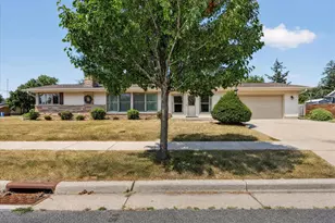 1307 17th St, Brodhead, WI 53520 - Photo 2