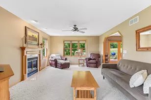 8437 Ellington Way, Middleton, WI 53562 - Photo 4