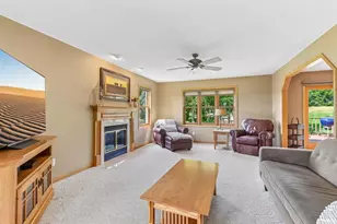 8437 Ellington Way, Middleton, WI 53562 - Photo 6