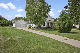 209 W Walnut St, Ridgeville, WI 53533 - Photo 44